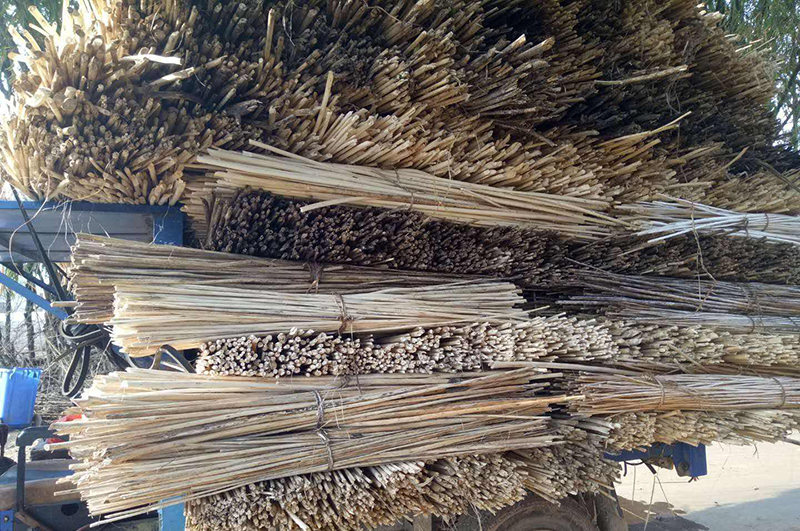 麻桿連續(xù)式炭化爐物料