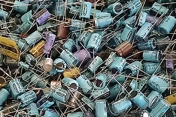 廢電容有什么作用，用用垃圾炭化爐試試就知道了！