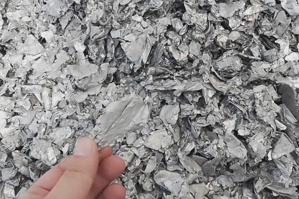 脫除金屬原件表面噴漆、鍍膜、包塑、涂料、油污的專用大型連續(xù)化生產(chǎn)設(shè)備